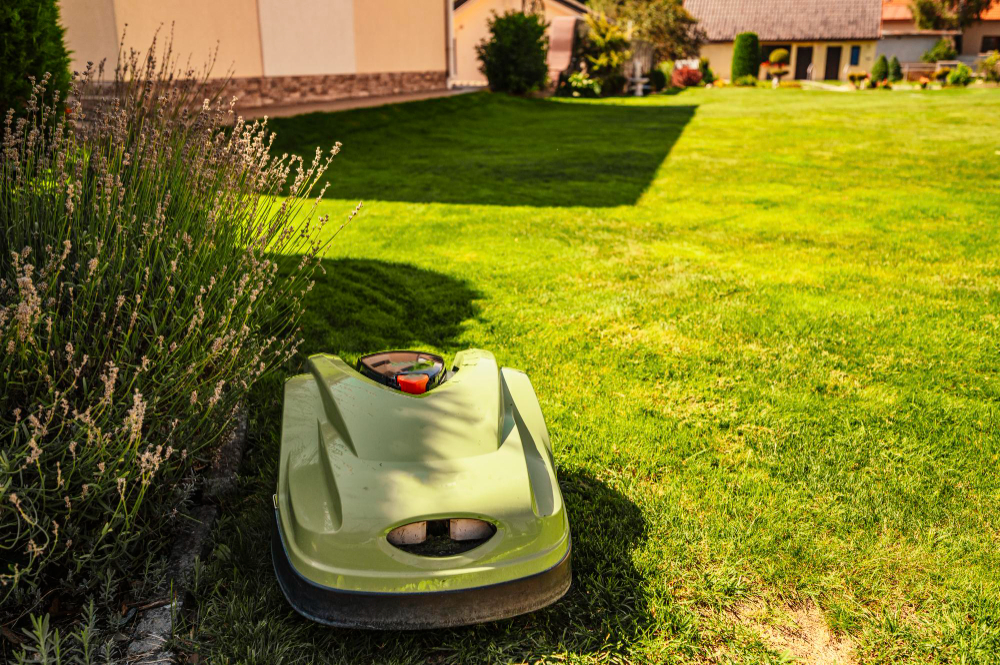 Kiek elektros iš tiesų sunaudoja vejos robotai? Atsakymas nustebins 